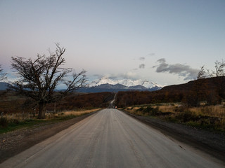 结婚还有离婚的英语怎么说